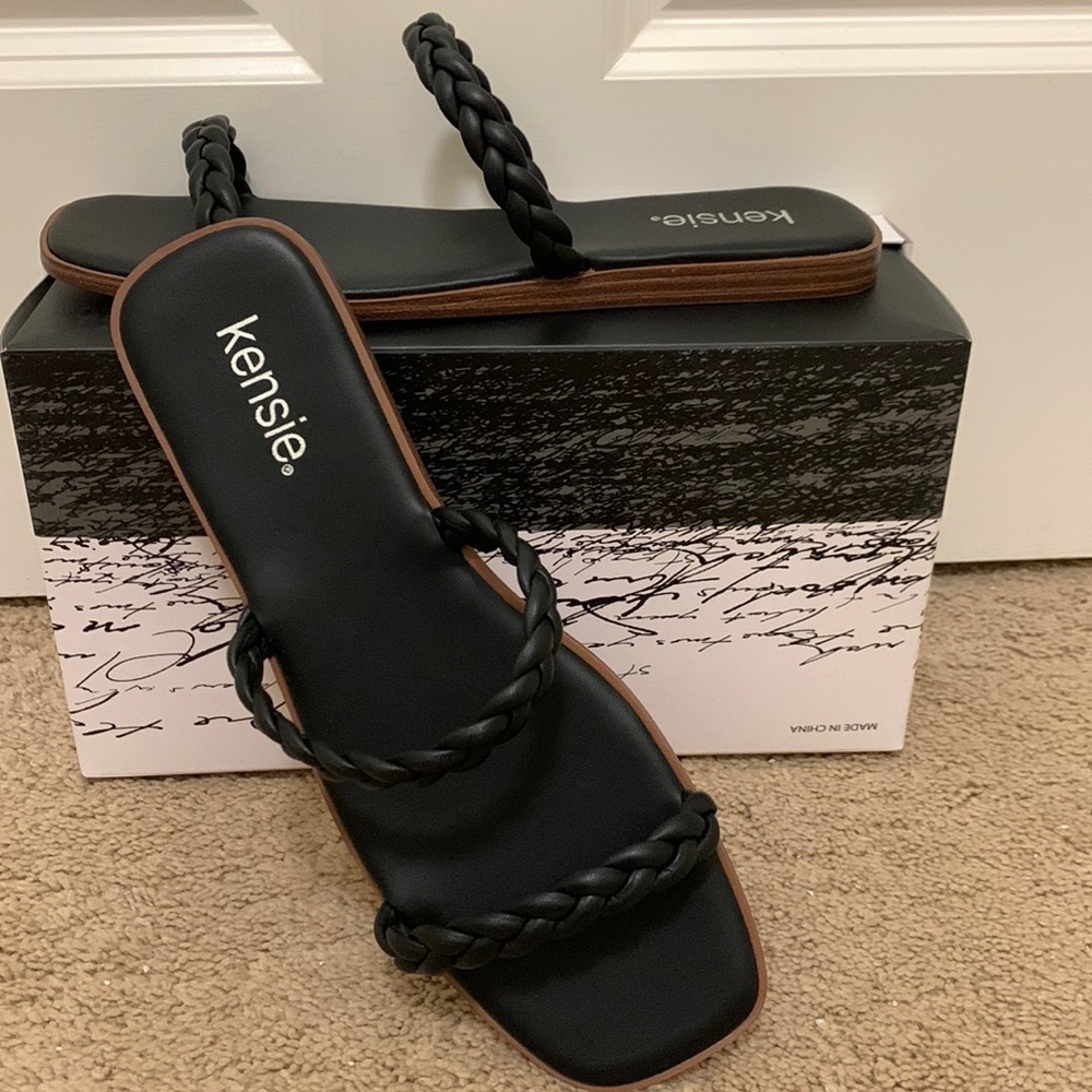 NIB Kensie Averie Sandals in Black- Size 9.5